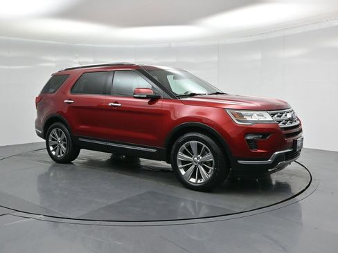 Used 2018 Ford Explorer Limited w/ Ford Safe & Smart Package image 30