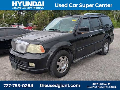 Used 2006 Lincoln Navigator Luxury RWD image 1