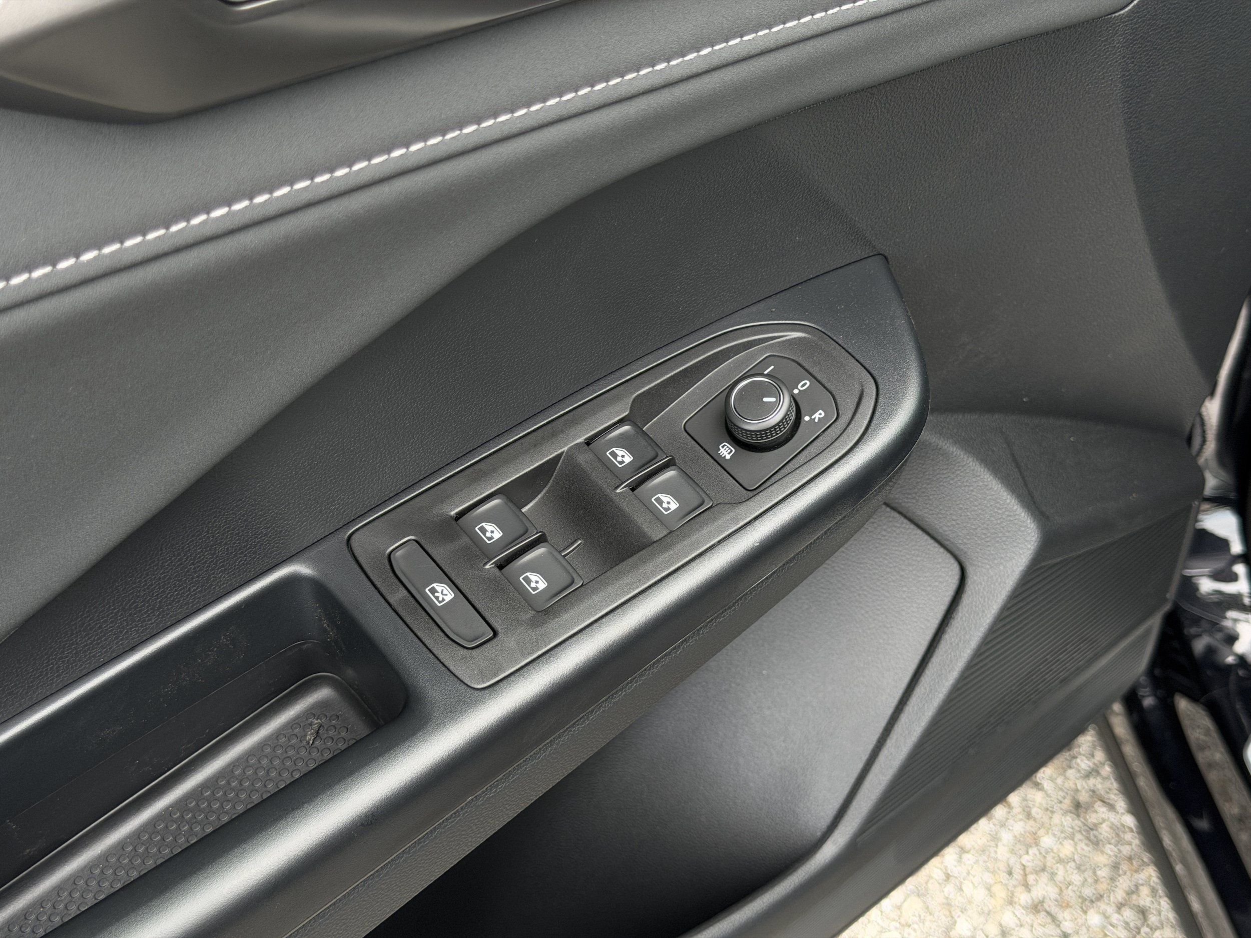 New 2026 Volkswagen Taos SE FWD image 19