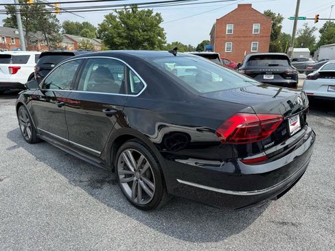 Used 2017 Volkswagen Passat 1.8T R-Line FWD image 7
