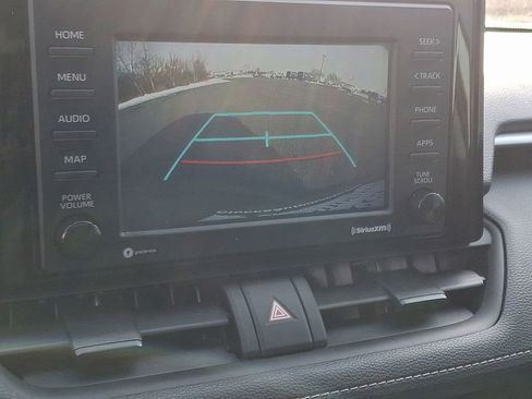 Used 2021 Toyota RAV4 XLE w/ Convenience Package image 4