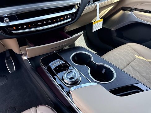New 2026 Cadillac Lyriq Signature Luxury w/ Nappa Leather Package AWD/4WD image 25