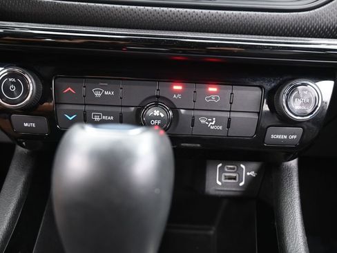 Used 2023 Jeep Compass Altitude image 24