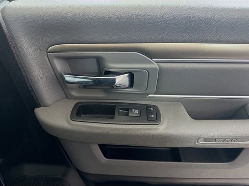 Used 2018 RAM 1500 Classic SLT RWD image 30