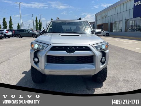Used 2020 Toyota 4Runner TRD Off-Road AWD/4WD image 2