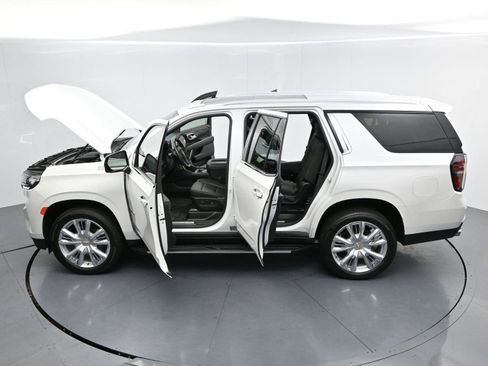 Used 2024 Chevrolet Tahoe High Country AWD/4WD image 43