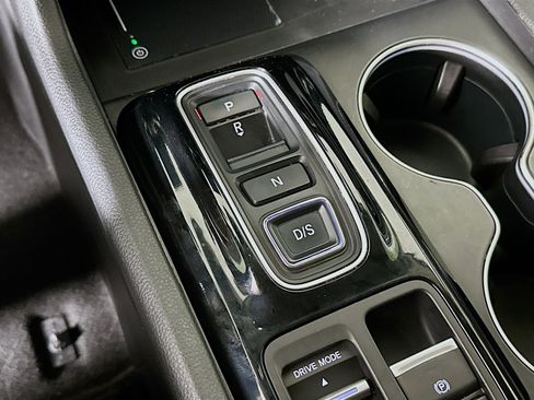 Used 2024 Honda Pilot Touring image 25