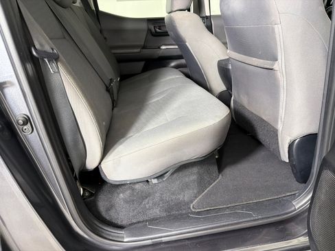 Used 2022 Toyota Tacoma SR5 w/ Technology Package RWD image 15