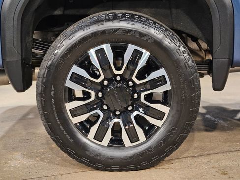 Used 2025 GMC Sierra 2500 Denali Ultimate AWD/4WD image 17