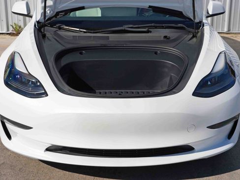 Used 2023 Tesla Model 3 Standard Range image 8