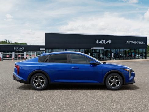 New 2026 Kia K4 LXS FWD image 7