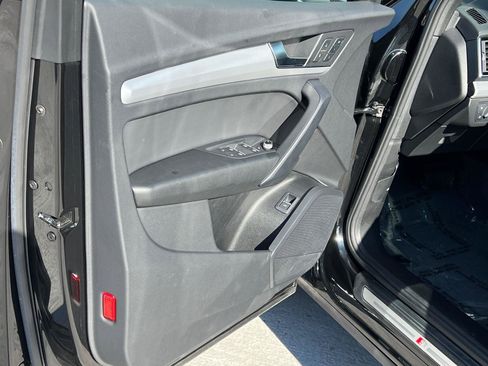 Used 2025 Audi Q5 2.0T Premium w/ Convenience Plus Package image 10