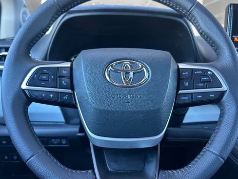 Certified 2025 Toyota Sienna XLE w/ XLE Plus Package AWD/4WD image 23