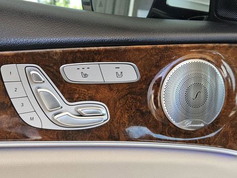 Used 2019 Mercedes-Benz E 300 4MATIC image 28