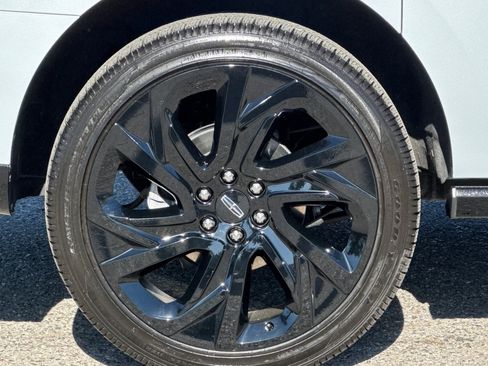 Certified 2025 Lincoln Navigator L Reserve image 25