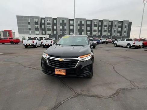 Used 2022 Chevrolet Equinox LS image 3