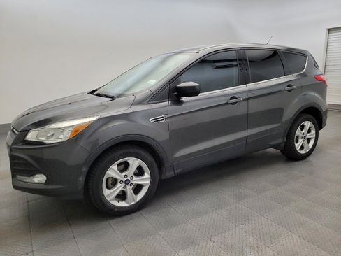 Used 2016 Ford Escape SE FWD image 2