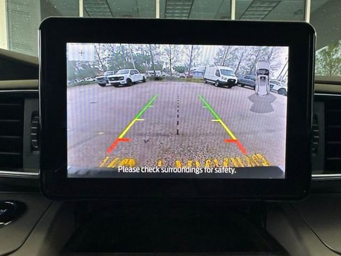 Used 2023 Ford Explorer XLT w/ Equipment Group 202A image 19