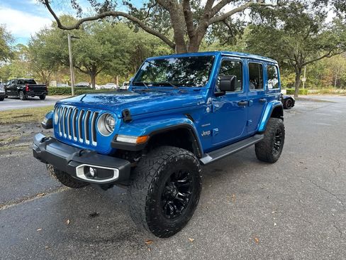 Used 2021 Jeep Wrangler Unlimited Sahara image 2