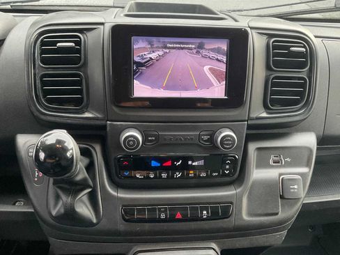 Used 2024 RAM ProMaster 2500 w/ Convenience Group FWD image 18