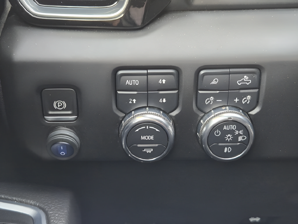 Used 2022 GMC Sierra 1500 Denali AWD/4WD image 18