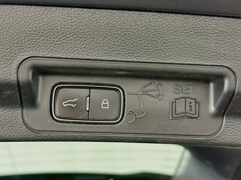Used 2021 Ford Explorer XLT w/ Equipment Group 202A AWD/4WD image 30