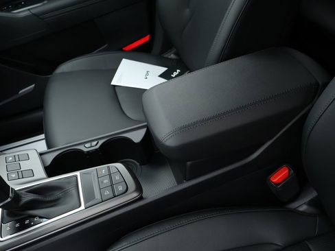 New 2026 Kia Sportage EX image 24