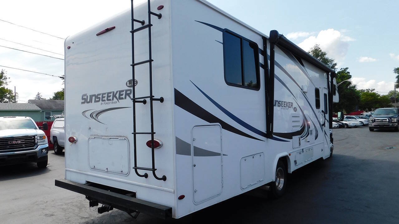 Used 2019 Ford E-450 and Econoline 450 Super Duty w/ Motorhome Prep Package RWD image 7