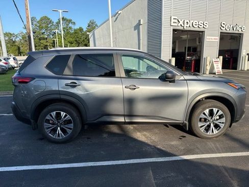 Used 2023 Nissan Rogue SV w/ SV Premium B Package FWD image 7