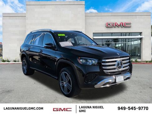 Used 2025 Mercedes-Benz GLS 450 4MATIC image 3