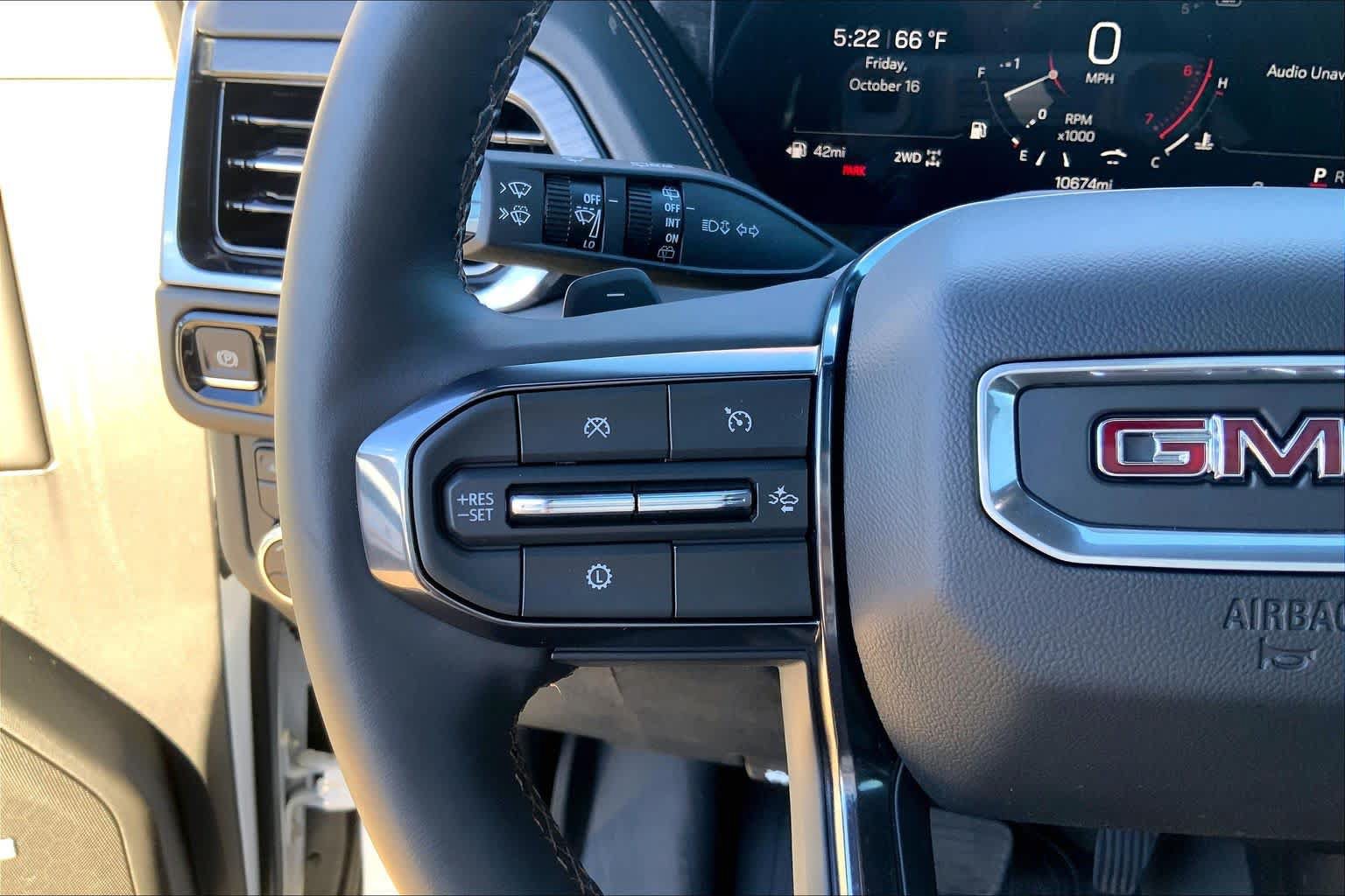 Used 2025 GMC Yukon AT4 w/ AT4 Premium Plus Package AWD/4WD image 23