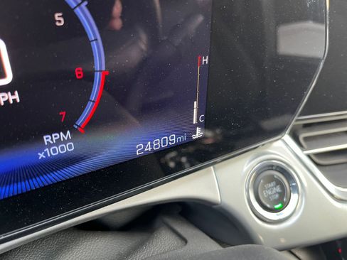 Used 2025 Chevrolet Trax LT image 38