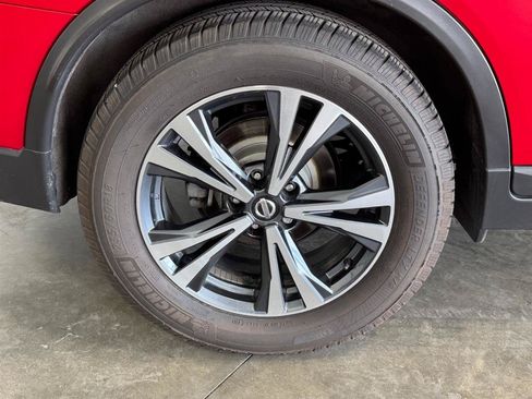 Used 2017 Nissan Rogue SL AWD/4WD image 35