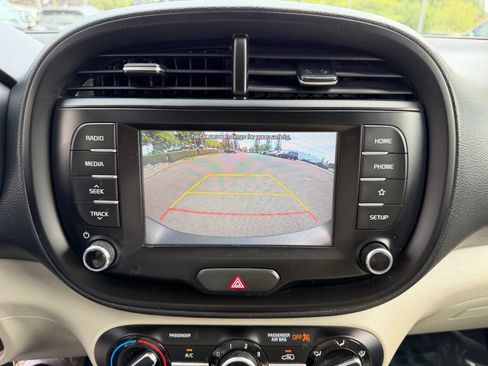 Used 2021 Kia Soul LX FWD image 21