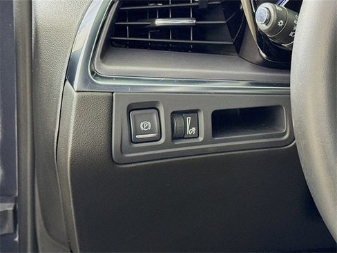 Used 2022 Cadillac XT5 Luxury w/ LPO, ONYX Package image 14