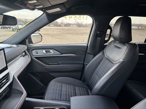 New 2026 Ford Explorer ST-Line w/ ST-Line Street Pack image 14