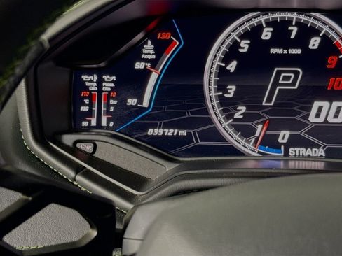 Used 2021 Lamborghini Huracan EVO RWD image 12