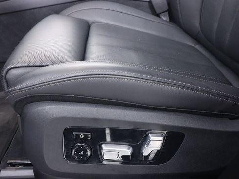 Used 2020 BMW X7 xDrive40i w/ Premium Package AWD/4WD image 35