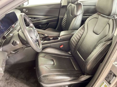 Used 2024 Hyundai Elantra Limited FWD image 5