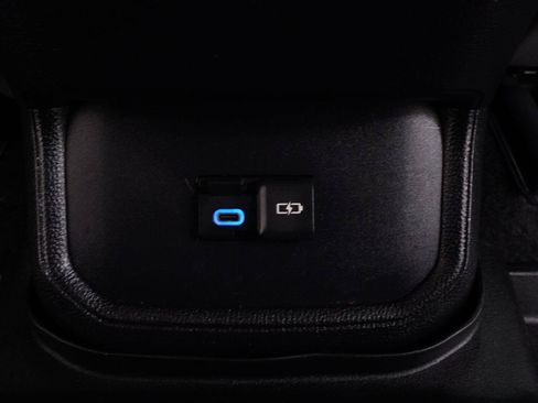 Used 2022 Toyota Highlander L FWD image 26