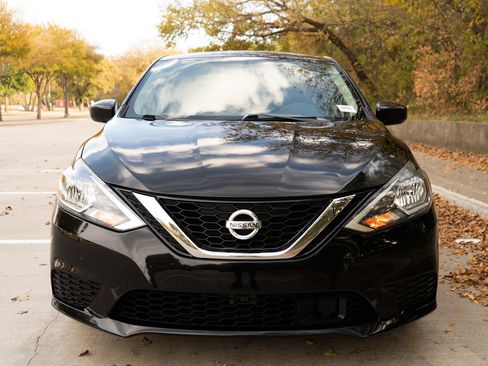 Used 2019 Nissan Sentra S image 3