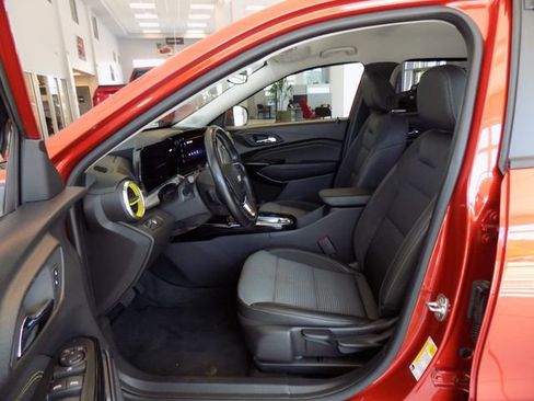 Used 2024 Chevrolet Trax LT w/ Driver Confidence Package FWD image 22