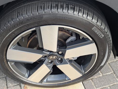 Used 2025 Hyundai Santa Fe Limited image 13