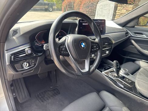 Used 2021 BMW 530i RWD image 10