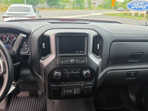 Used 2022 Chevrolet Silverado 1500 Custom w/ Safety Confidence Package AWD/4WD image 21