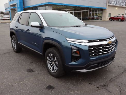 New 2026 Chevrolet Equinox LT image 2