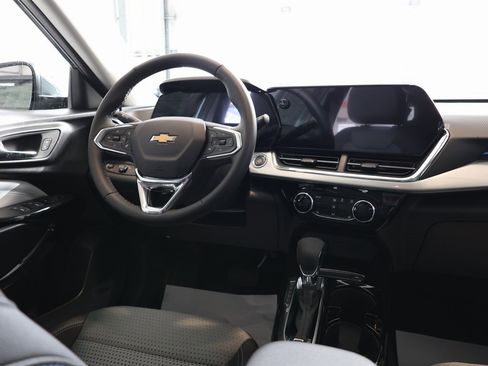 New 2026 Chevrolet Trax LT w/ LT Convenience Package image 25