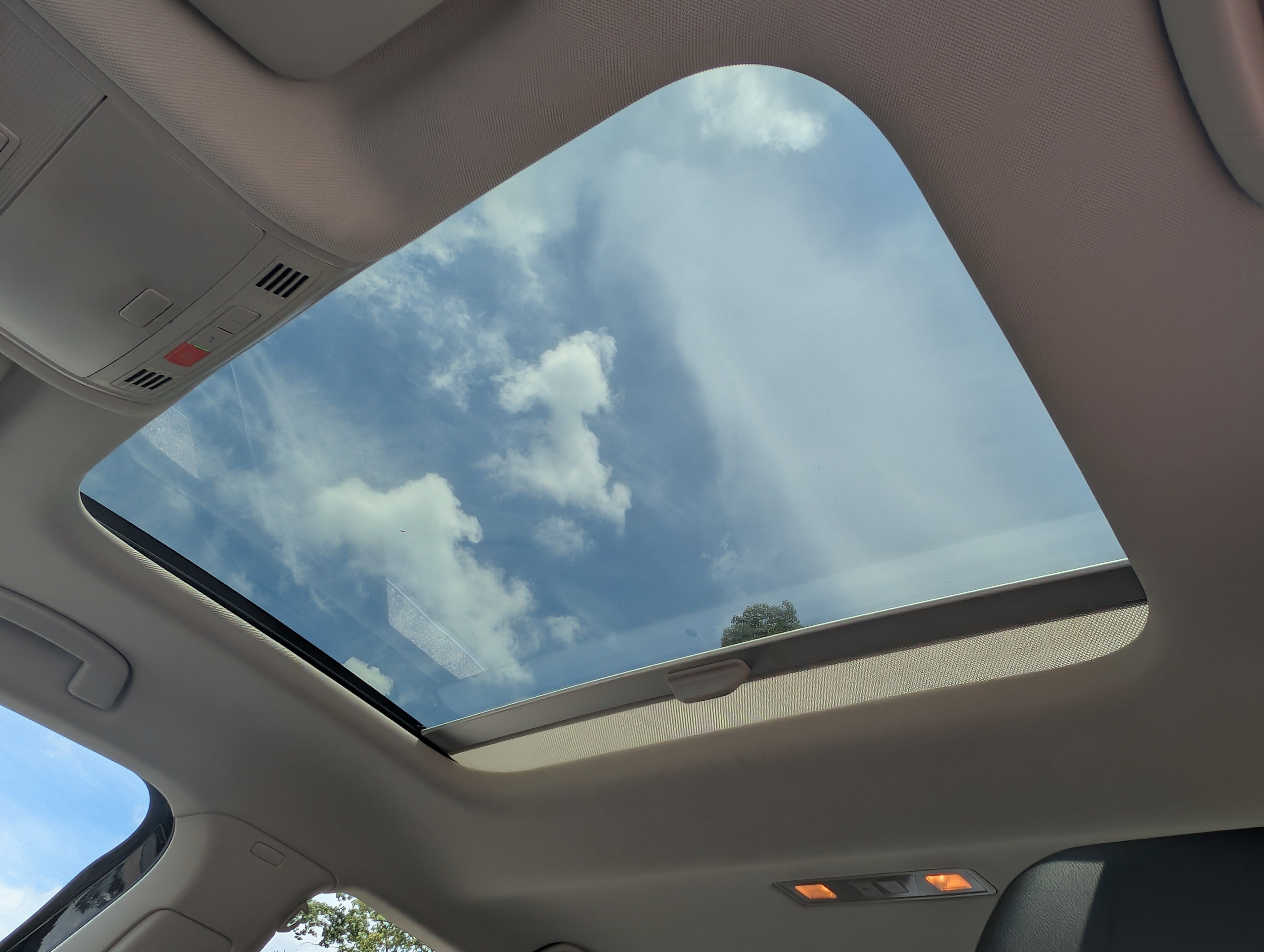 Used 2025 Volkswagen Jetta SE w/ Sunroof Package FWD image 15