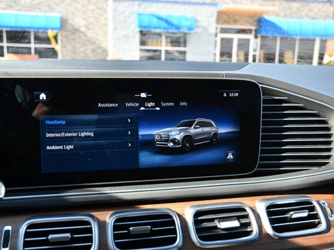 Used 2025 Mercedes-Benz GLS 450 4MATIC image 39