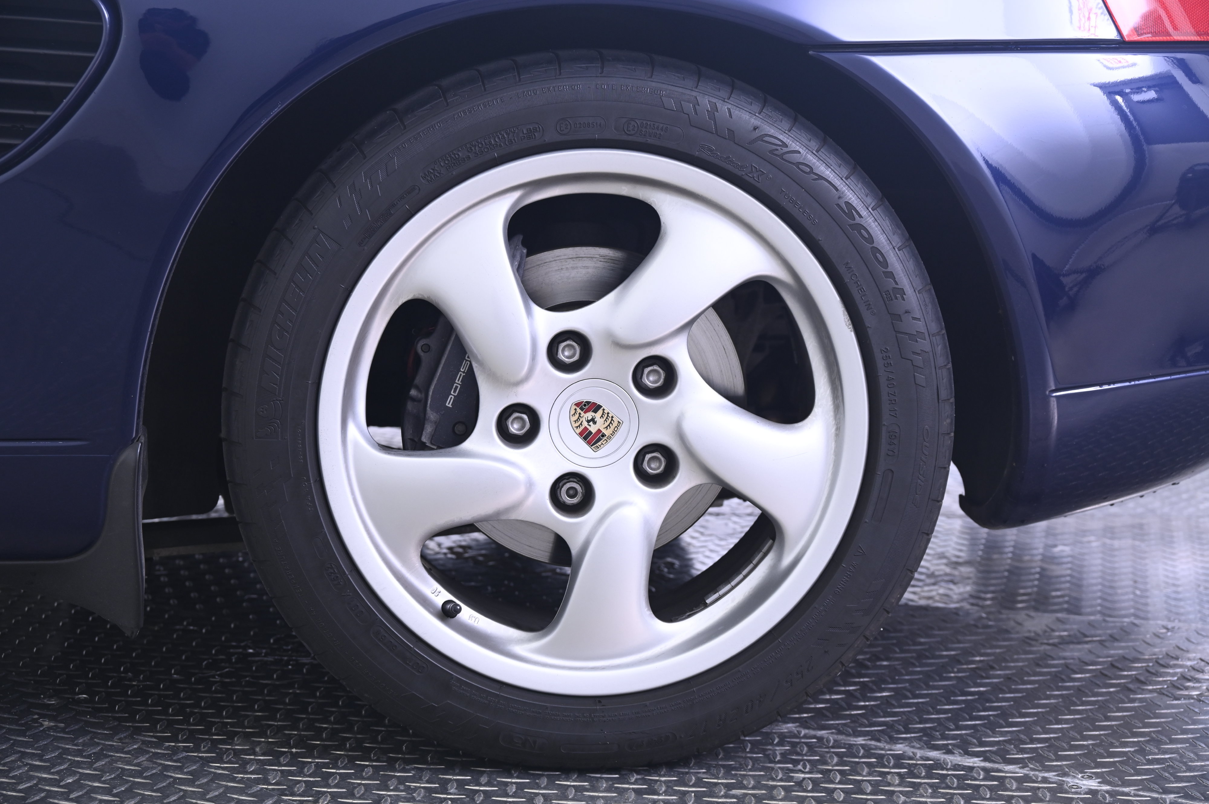 Used 2001 Porsche Boxster RWD image 15